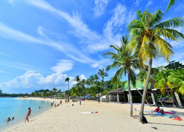 Sentosa Area, Pantai Siloso dan Palawan