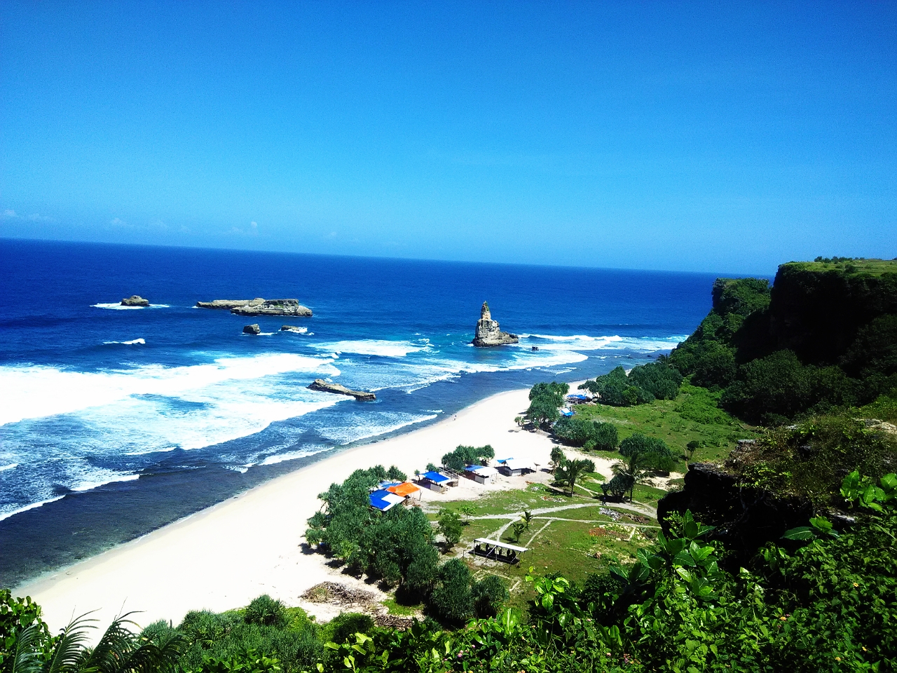 10 Tempat Wisata di Pacitan dengan Nuansa Alami Terbaik