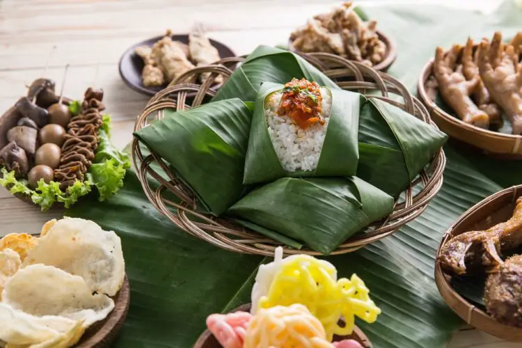 Belum Banyak Yang Tahu Ini Fakta Nasi Kucing Yogyakarta