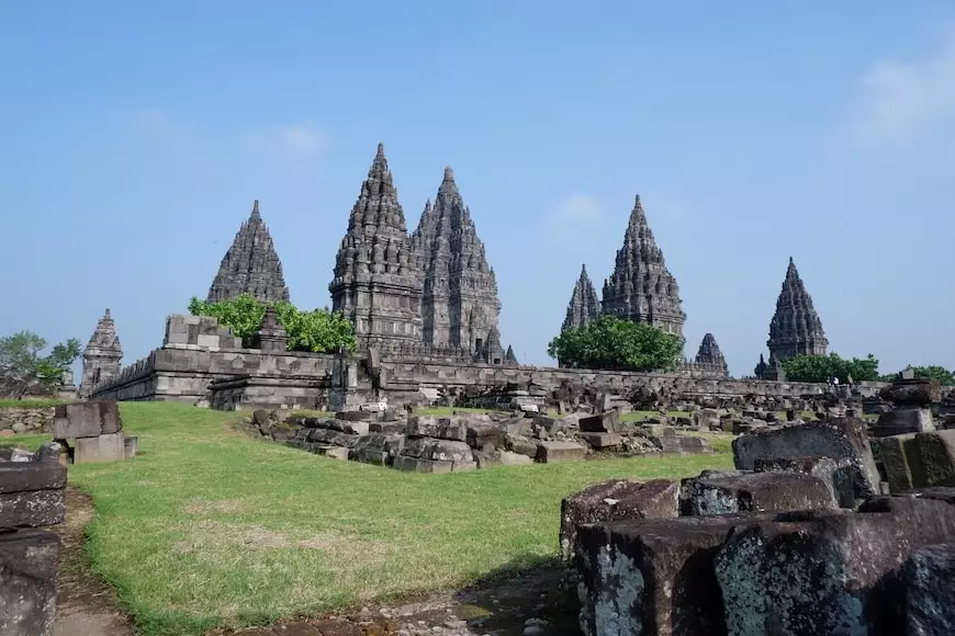 Candi Prambanan Situs Bersejarah Hindu Terbesar Di Indonesia