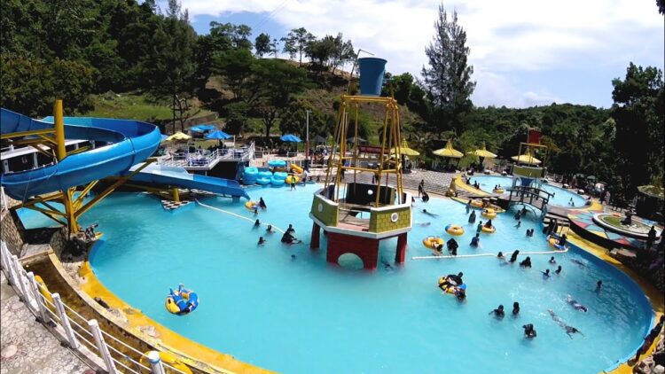 Mataie hillside adventure & waterpark