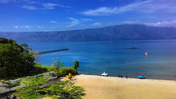 Pantai Pasir Putih Parbaba Samosir