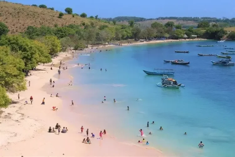 Pantai pink lombok