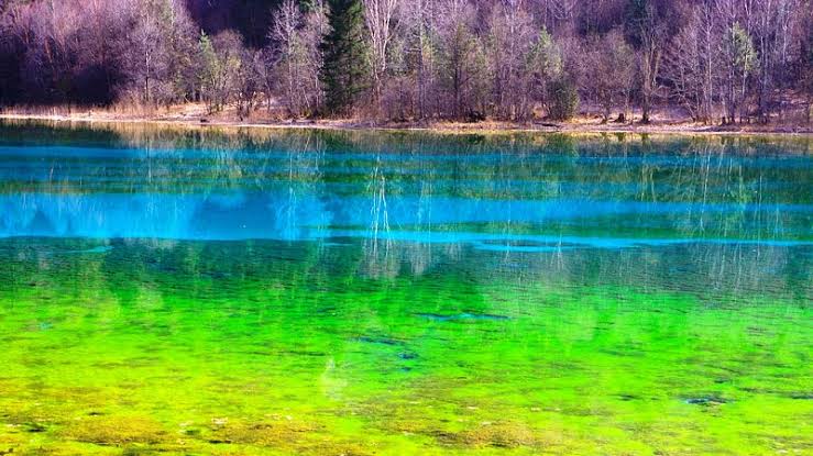 Danau Lima Warna